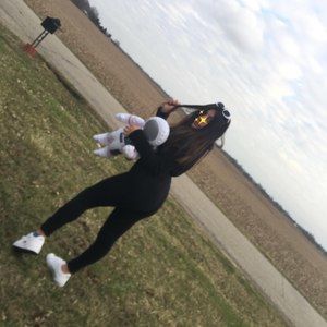 Meet your Posher, Diana